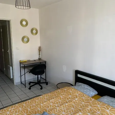Appart Cosy Au Centre Avec Place De Parking דירה פואטייה